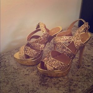 Sexy gold dazzling heels
